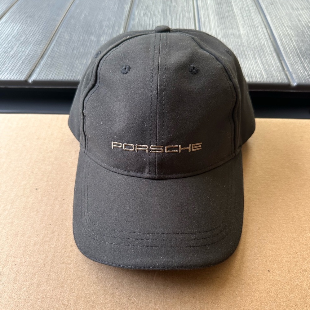 Porsche hat